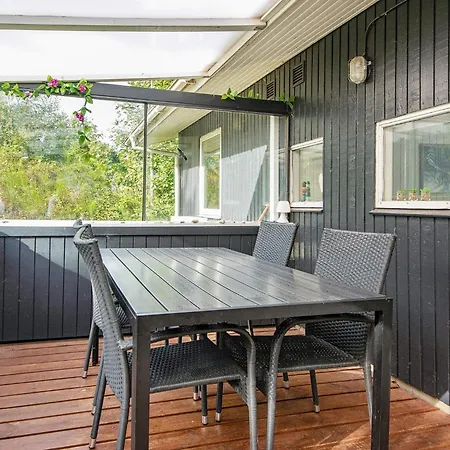 8 Person In Orsted-by Traum *