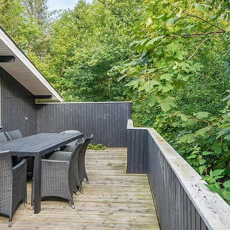 8 Person In Orsted-by Traum *